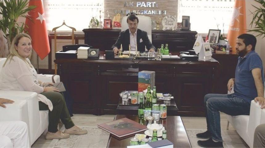 Kanada Siyasi İşler Ataşesi Van’da Ak Parti’yi Ziyaret Etti