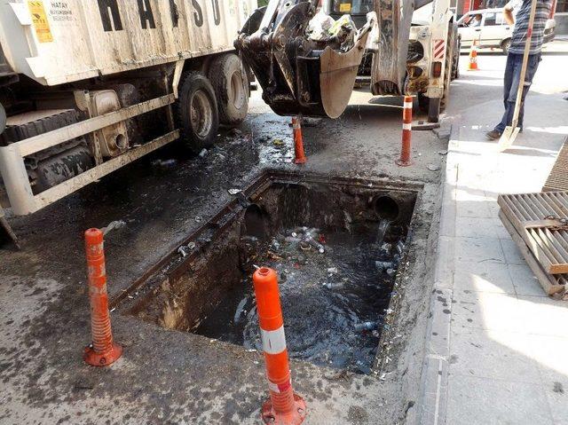 Hatay’da Rögarlardan Plastik Şişe Fışkırdı