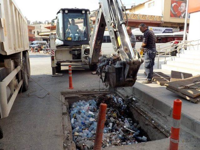 Hatay’da Rögarlardan Plastik Şişe Fışkırdı