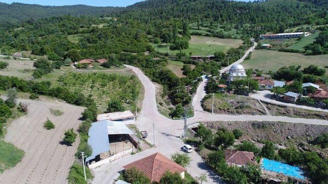 Ahmetli’ye 175 Bin Metrekarelik Kilit Parke Taşı Döşendi