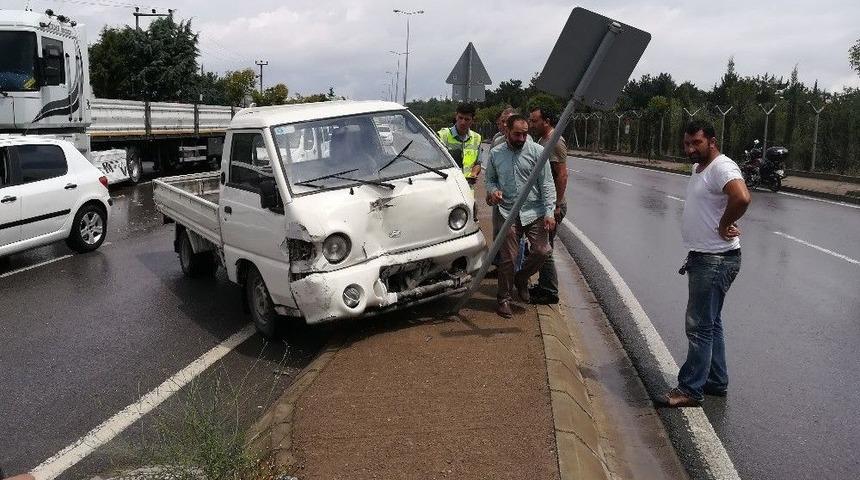 Kocaeli&rsquo;de Zincirleme Trafik Kazası: 3 Yaralı