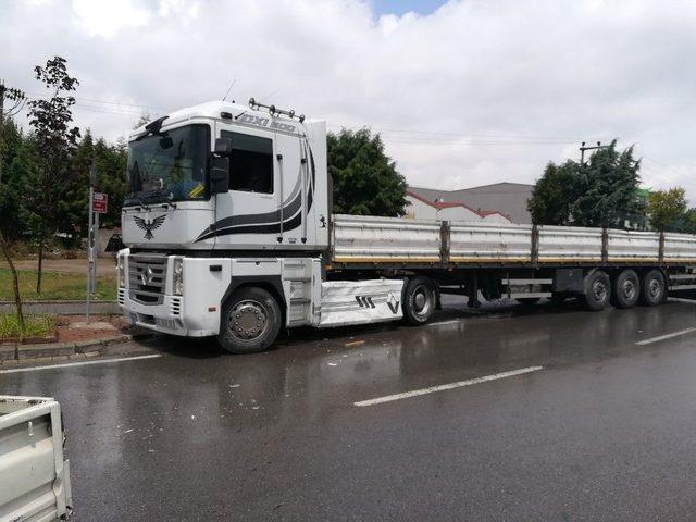 Kocaeli&rsquo;de Zincirleme Trafik Kazası: 3 Yaralı 2