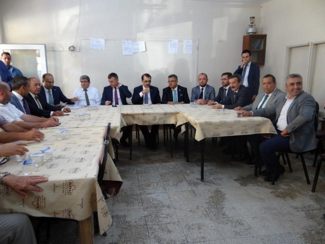 Bakan D&ouml;nmez, Memleketi G&ouml;lpazarı&rsquo;nda Dualarla Ve Kurban Kesilerek Karşılandı