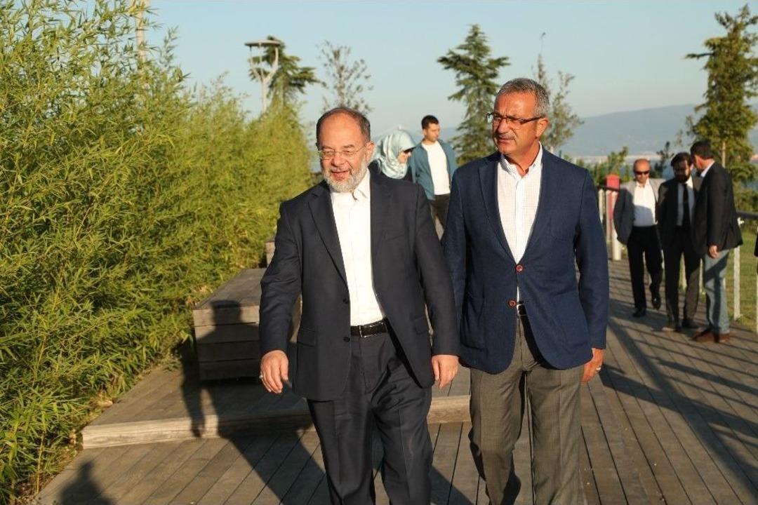 Eski Bakan Akdağ&rsquo;dan Gebze&rsquo;nin Millet Bah&ccedil;esine Tam Not