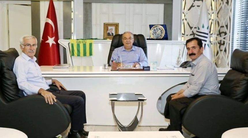 Alevi K&uuml;lt&uuml;r Derneği Başkanı Tanrıverdi Y&ouml;neticileri Başkan Kutlu İle Bir Araya Geldi