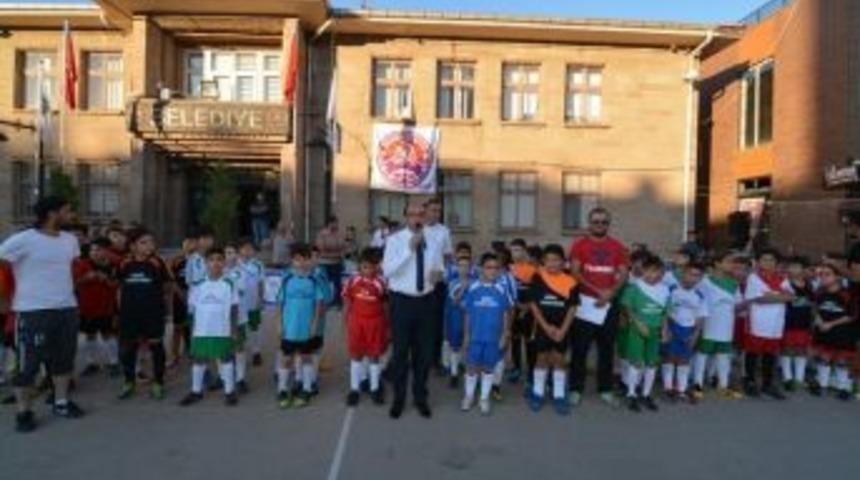 Sandıklı Belediyesi’nden Sokak Futbol Turnuvası