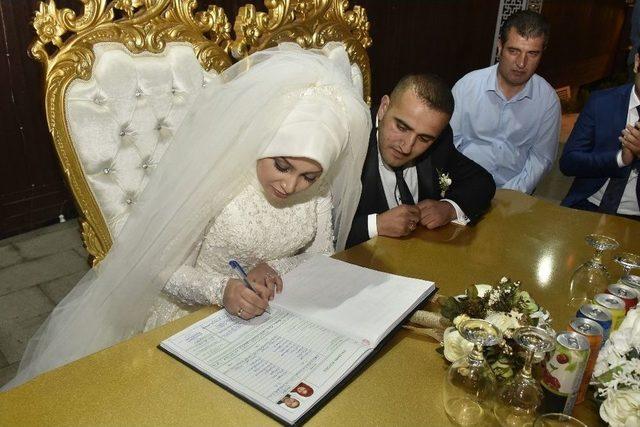 Vali Memiş, Personelinin Nikah Şahidi Oldu