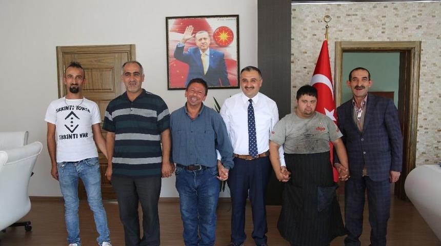 Başkan Cabbar ’özel’ Esnaflar İle Bayramlaştı