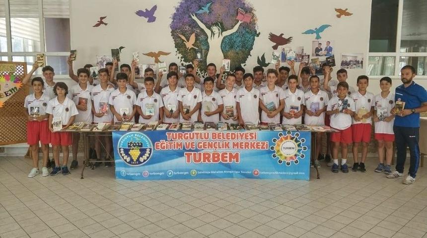 Turgutlu&rsquo;da &rsquo;ben Okudum Sen De Oku&rsquo; Projesi