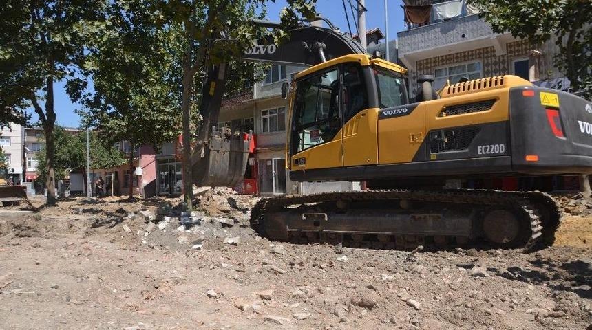 Sağlık Mahallesi&rsquo;ndeki Yol &Ccedil;alışmaları