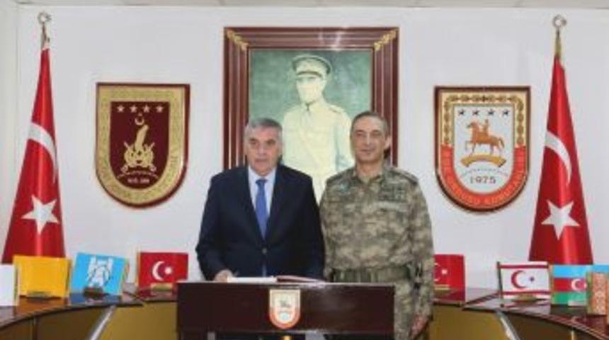 Başkan Toçoğlu Tugay Komutanı Acartürk’e Başarılar Diledi