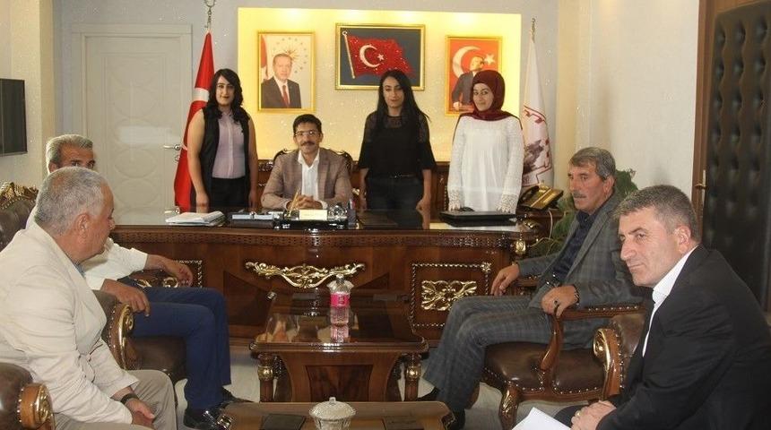 Kaymakam &Ouml;zt&uuml;rk, Belediye Personeliyle Bayramlaştı