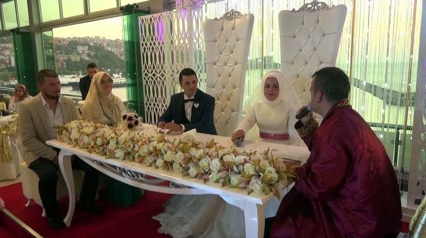 Damada Şaka Yapmak İsteyen Gelin Kendi Tuzağına D&uuml;şt&uuml;