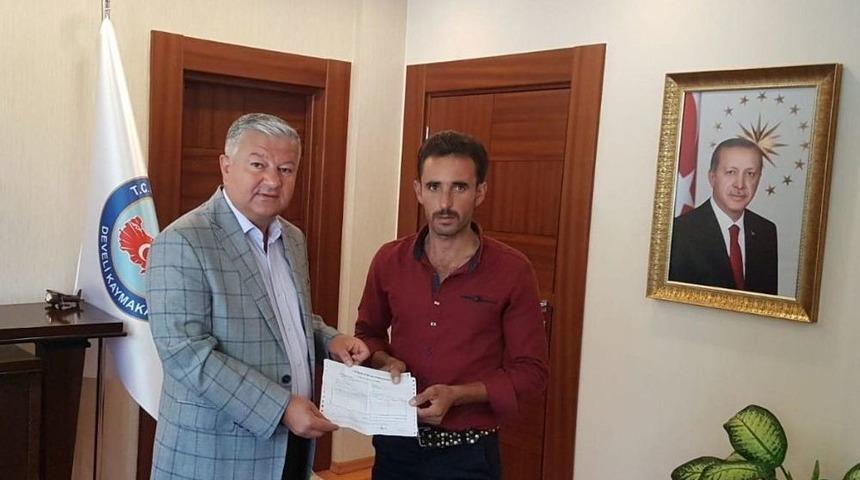 Kurbanı 10 Bin Tl’ye Sattı, Parayı Devlete Bağışladı