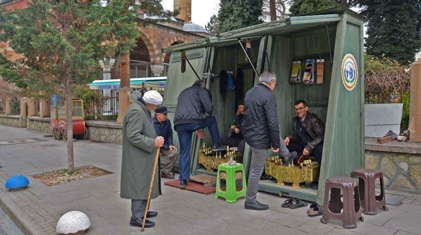 Ayakkabı Boyacılarına &Ouml;zel Kapalı Kabin