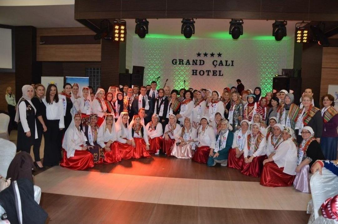 Bosna Hersekli Kadınlar Boz&uuml;y&uuml;k&rsquo;te