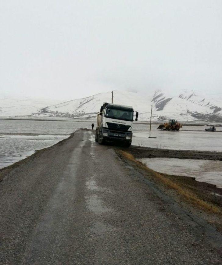 Sıcak Havalar Çaldıran Ovası’nı Göle Çevirdi G2