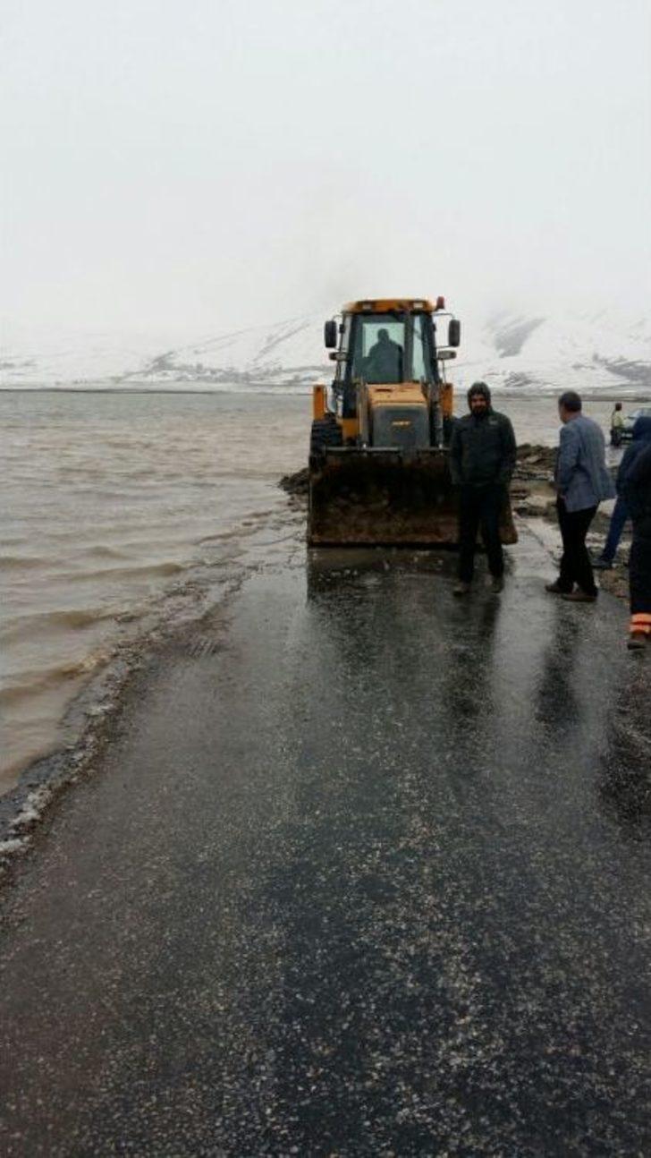 Sıcak Havalar Çaldıran Ovası’nı Göle Çevirdi G5