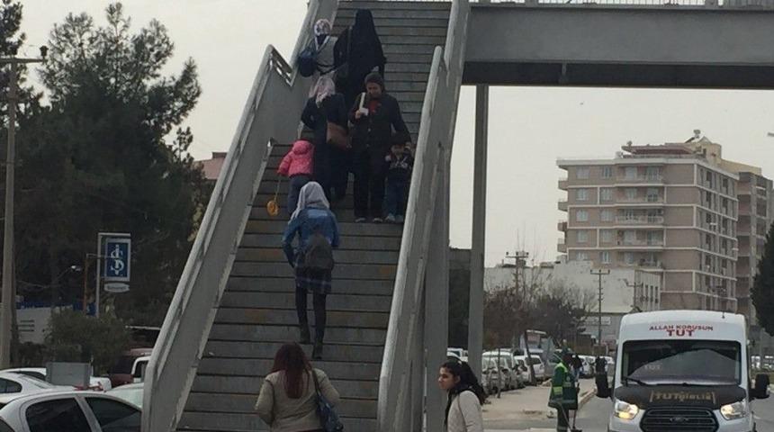 Engelliler Ve Hastalar Zor Anlar Yaşıyor