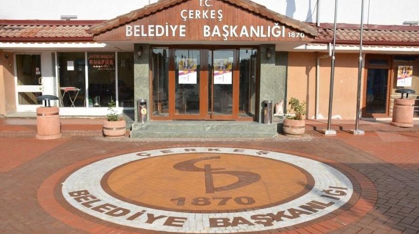 Yayalar İçin Yolu Trafiğe Kapattılar