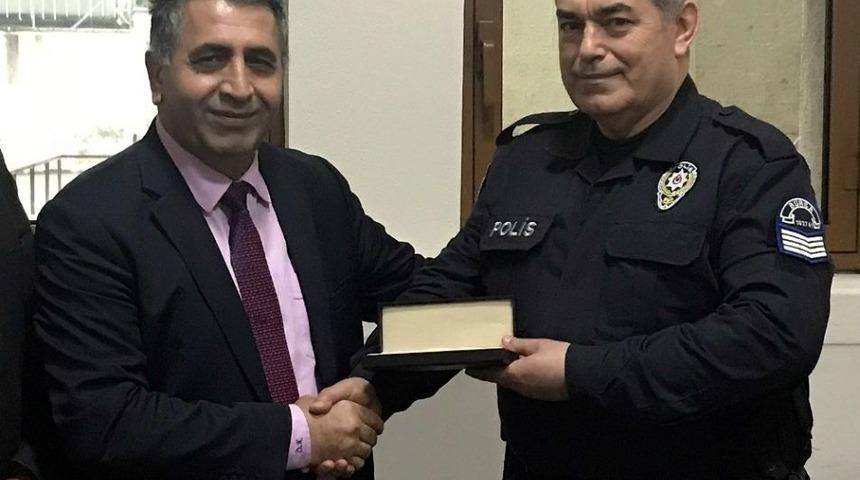 Adliye Polisi Emekli Olan Arkadaşlarını Törenle Uğurladı