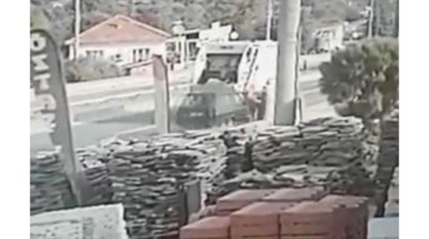 İki Temizlik İş&ccedil;isinin Ağır Yaralandığı Korkun&ccedil; Kaza Kameralarda