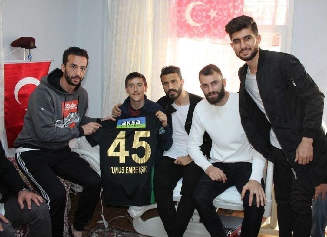 Akhisarspor&rsquo;dan Afrin Gazisine Ziyaret