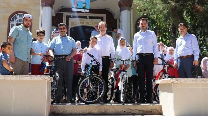 Gen&ccedil; M&uuml;siad&rsquo;dan Kur&rsquo;an-ı Kerim Kursunu Başarıyla Bitiren &Ouml;ğrencilere &Ouml;d&uuml;l