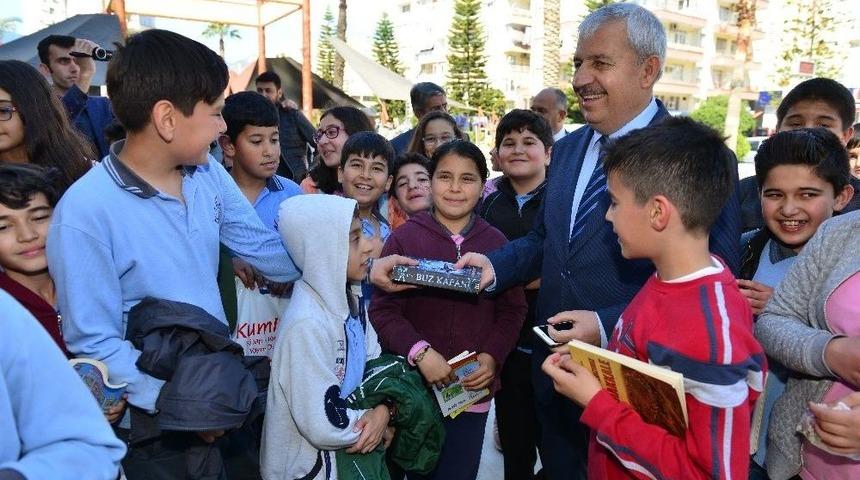 Kumluca&rsquo;da "t&uuml;rkiye Okuyor" Kampanyası