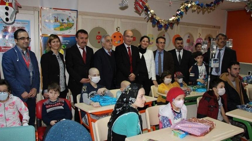 Hematoloji Hastası &Ouml;ğrencilerin Y&uuml;z&uuml;n&uuml; G&uuml;ld&uuml;ren Etkinlik