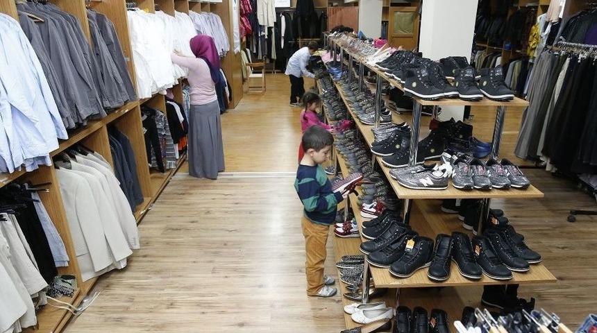 İhtiya&ccedil; Sahiplerinin Y&uuml;z&uuml; "elden Ele Yardım Merkezi"yle G&uuml;l&uuml;yor