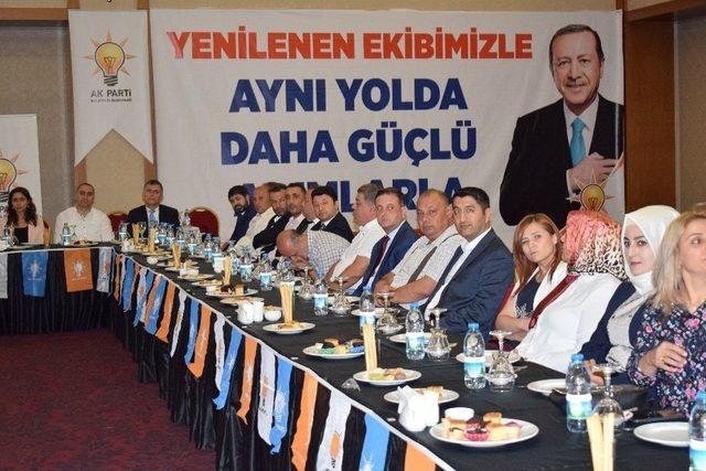 Ak Parti Malatya Yeni İl Yönetimi Tanıtıldı