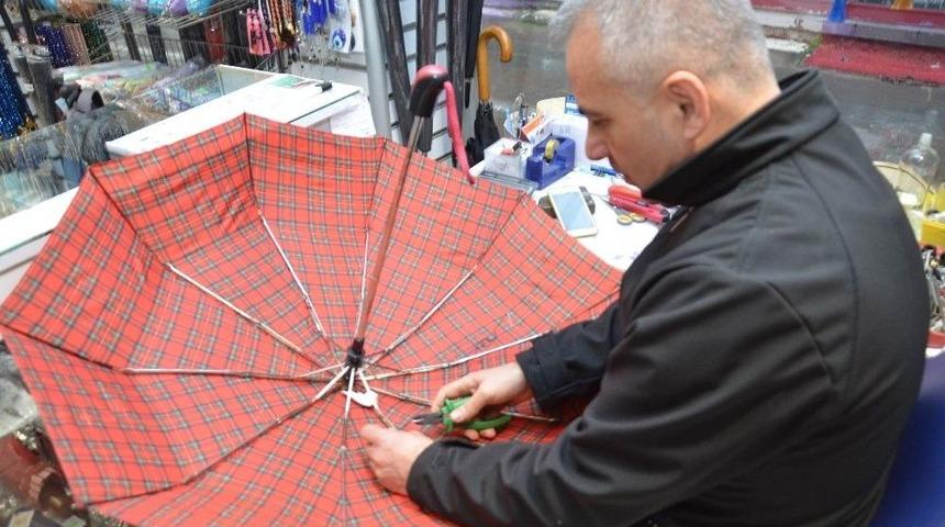 Tamir İçin İl Dışından Bile Şemsiye Geliyor