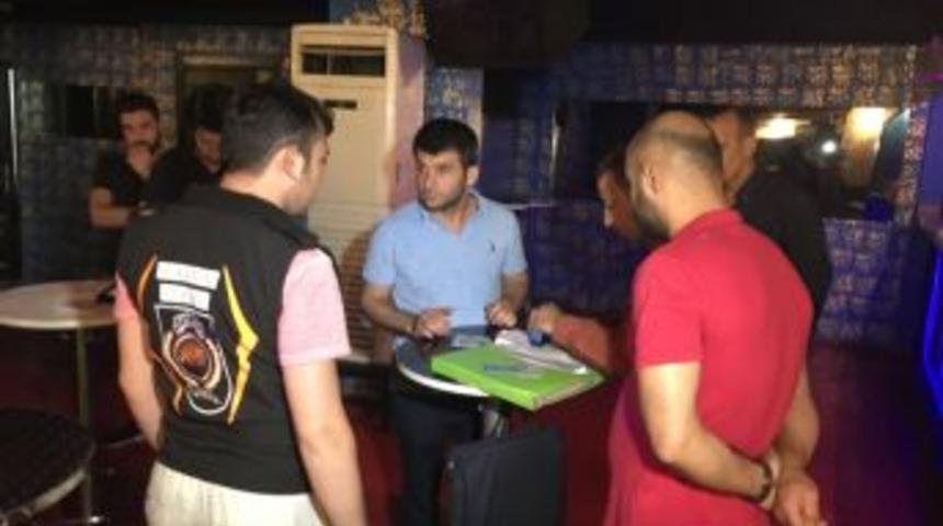 (&ouml;zel) Taksim&rsquo;de Turizm Polisinden Şok Uygulama