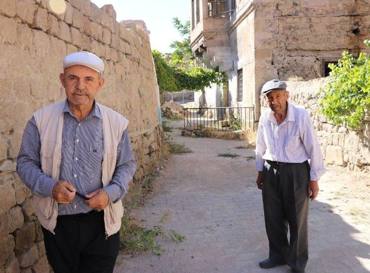 Sit Alanındaki Tarihi Evler Tehlike Saçıyor G3