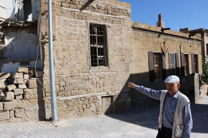 Sit Alanındaki Tarihi Evler Tehlike Saçıyor G4