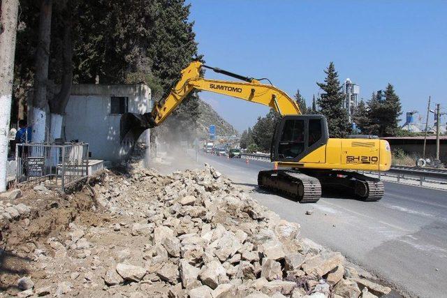 Söke Belediyesinden Asri Mezarlıkta Çevre Düzenleme Projesi