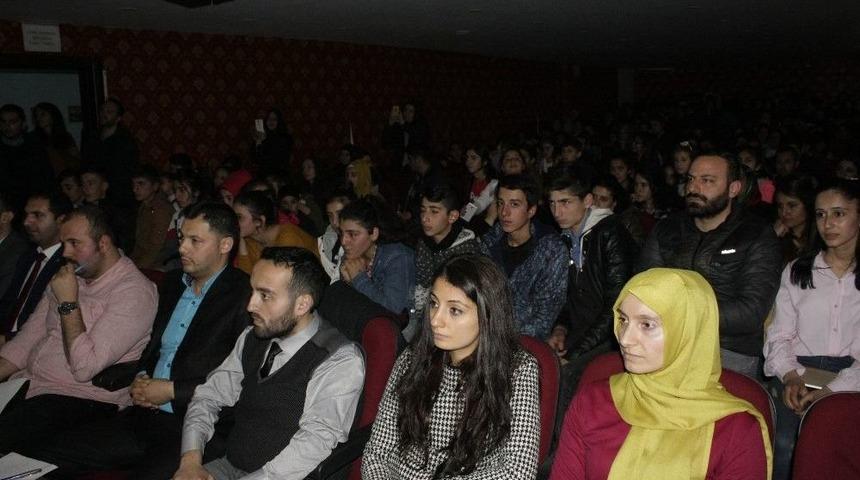 Beytüşşebap’ta Okullar Arası İstiklal Marşı Yarışması Düzenlendi