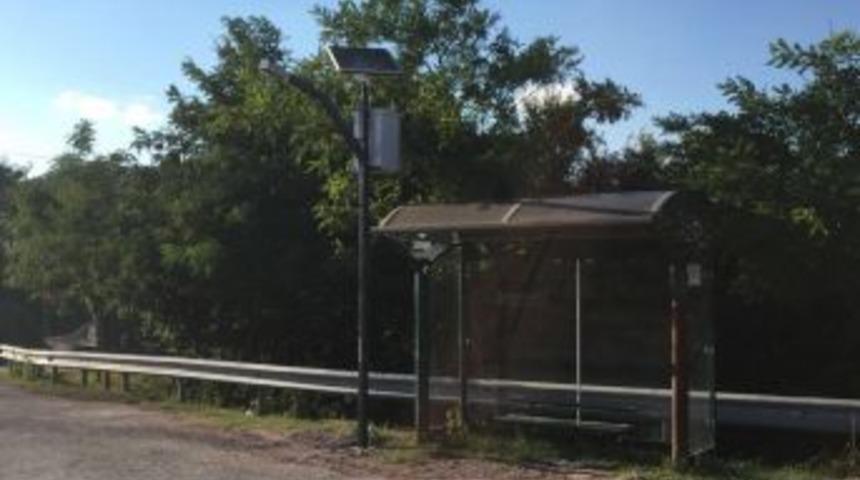 K&ouml;rfez&rsquo;de Otob&uuml;s Durakları G&uuml;neş Enerjisi İle Aydınlatılıyor