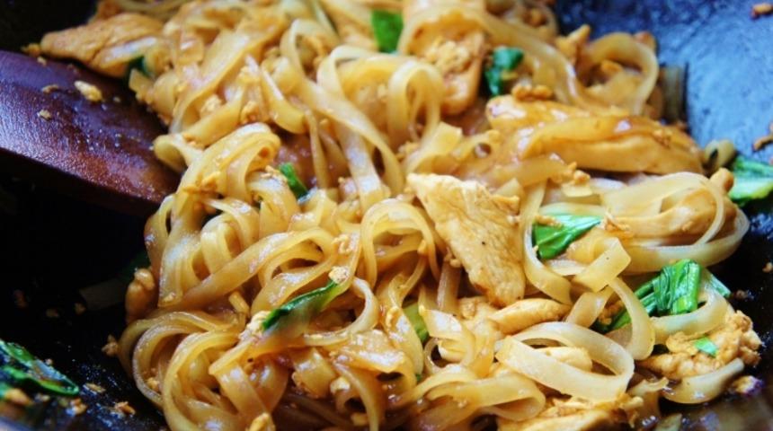 Tavuklu Pirinç Eriştesi