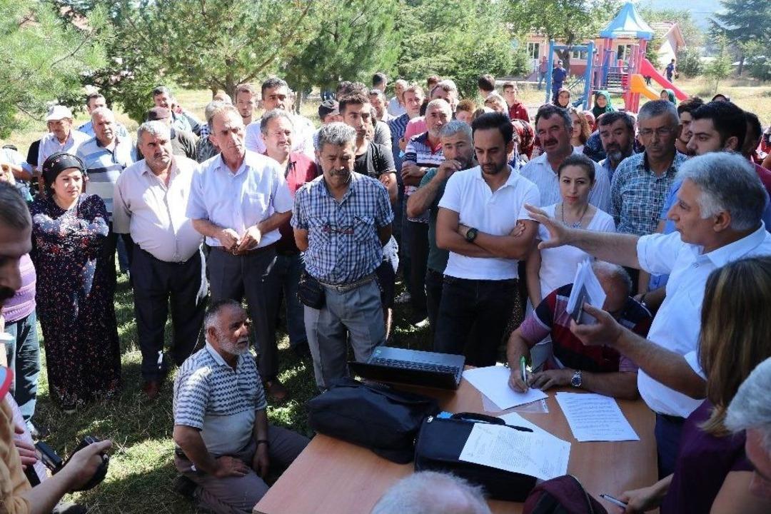 K&ouml;ylerine Taş Ocağı İstemeyen K&ouml;yl&uuml;ler, &Ccedil;ed Toplantısında Tepkilerini G&ouml;sterdi