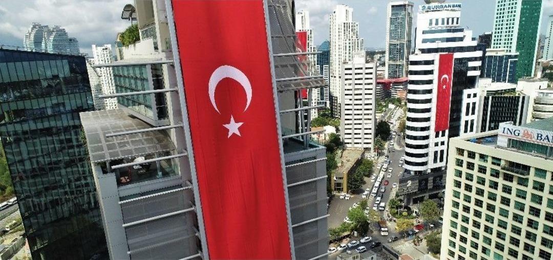 (&ouml;zel) Dev T&uuml;rk Bayraklarıyla Donatılan G&ouml;kdelenler Havadan G&ouml;r&uuml;nt&uuml;lendi