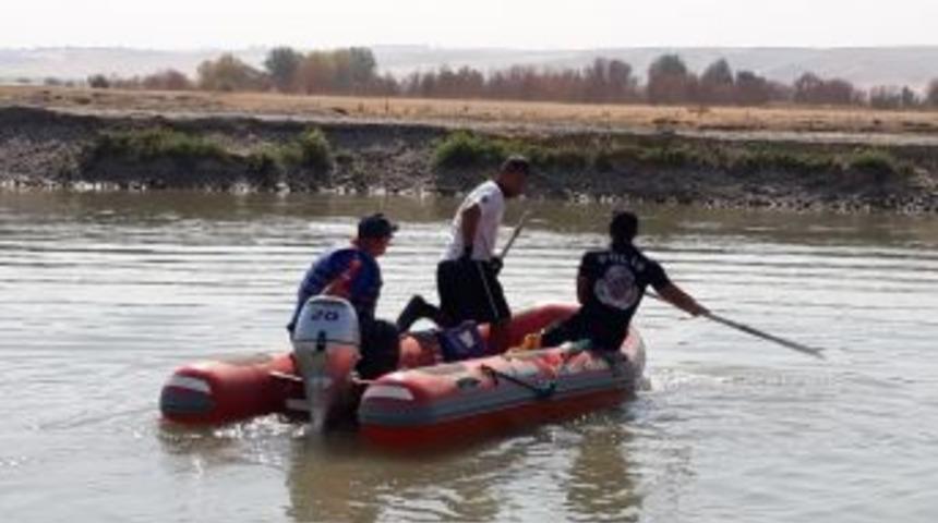 Kuzenini Kurtarırken Suda Kayboldu