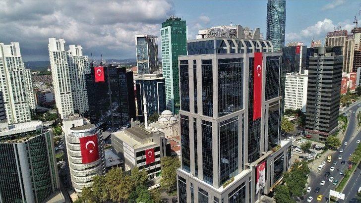 (özel) Dev Türk Bayraklarıyla Donatılan Gökdelenler Havadan Görüntülendi G3