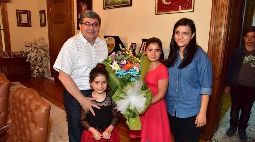 Başkan Can, &Ccedil;ocuk Evi Sakinleriyle Bir Araya Geldi