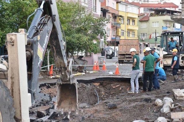 Balıkesir’de Ana Su Borusu Patladı