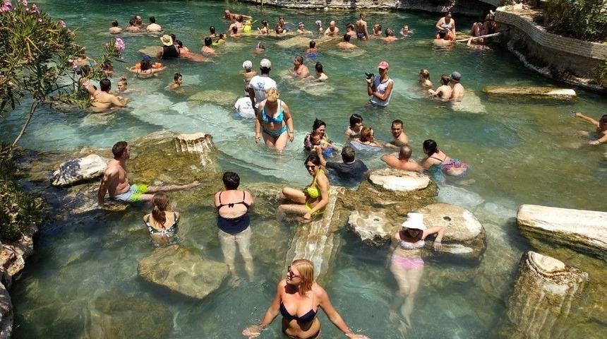 2 Bin 500 Yıllık Antik Havuz Turistle Doluyor