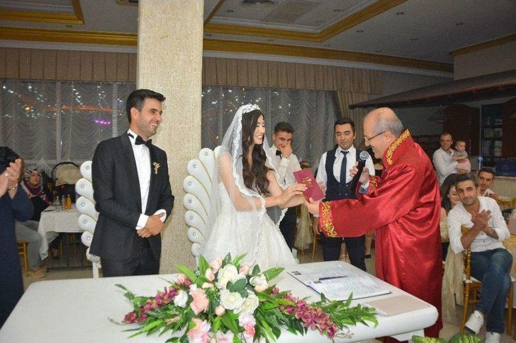 (özel Haber) Şiirli Şarkılı Nikah Masası G1
