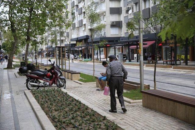 Müze Konseptiyle Yenilenen Ali Çetinkaya Caddesi Açılışa Hazır