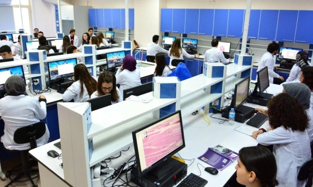 &Ccedil;om&uuml; Tıp Fak&uuml;ltesi&rsquo;nde Sanal Eğitim Laboratuvarı Hizmete Başladı